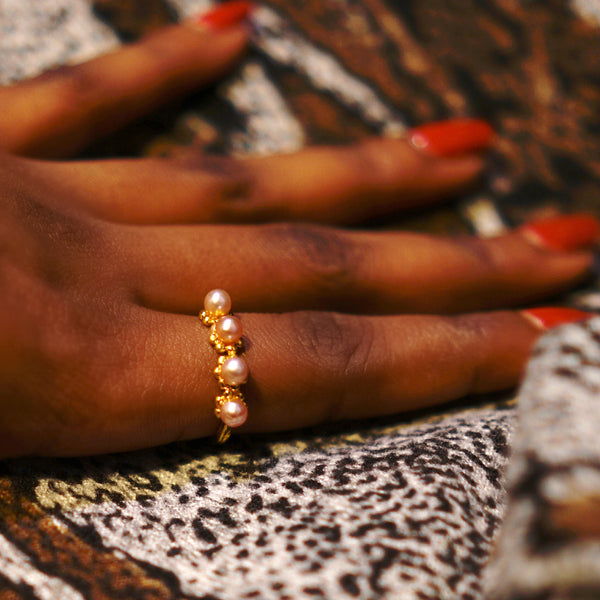 Sun Flower: Four-Pearl Ring
